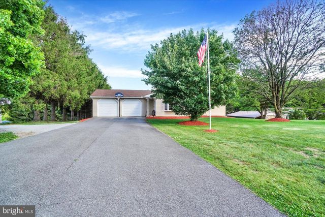 1708 MANOR RD, Windsor, PA 17366