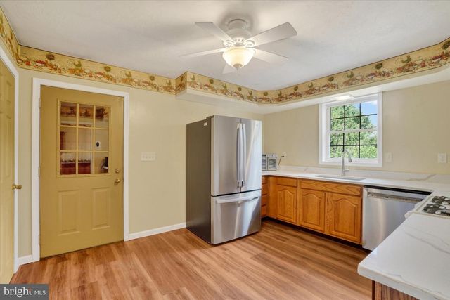 1708 MANOR RD, Windsor, PA 17366