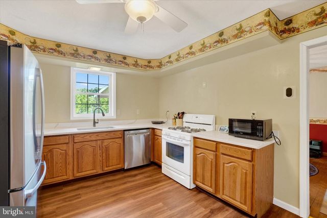 1708 MANOR RD, Windsor, PA 17366