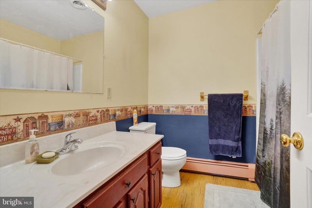 1708 MANOR RD, Windsor, PA 17366