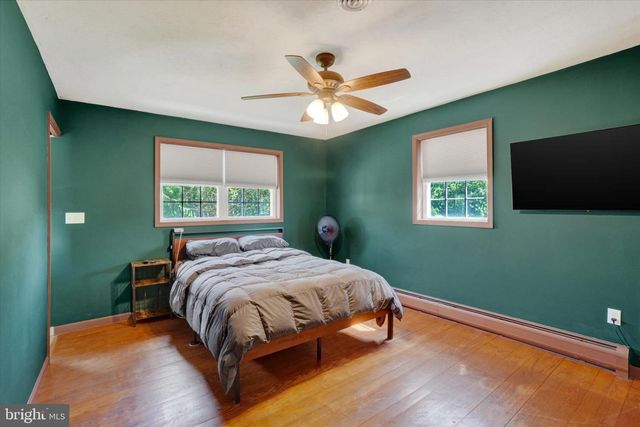 1708 MANOR RD, Windsor, PA 17366