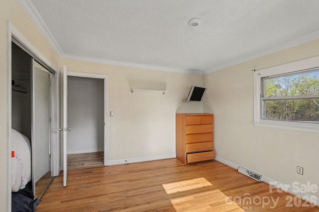 213 Lakeview Drive, Harrisburg, NC 28075