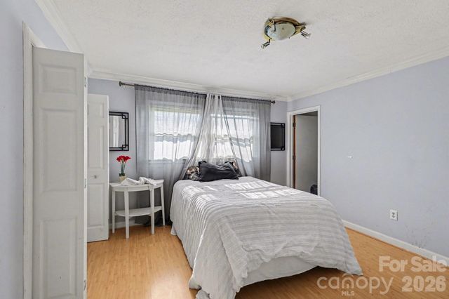 213 Lakeview Drive, Harrisburg, NC 28075