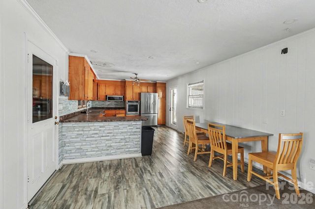 213 Lakeview Drive, Harrisburg, NC 28075