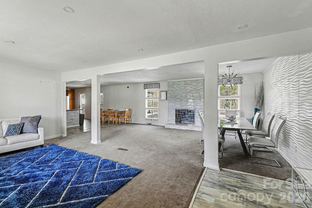 213 Lakeview Drive, Harrisburg, NC 28075