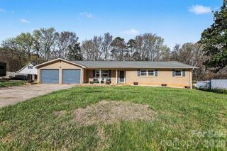 213 Lakeview Drive, Harrisburg, NC 28075