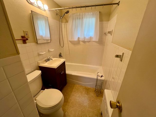 12 Saran Ave 12, Bedford, MA 01730