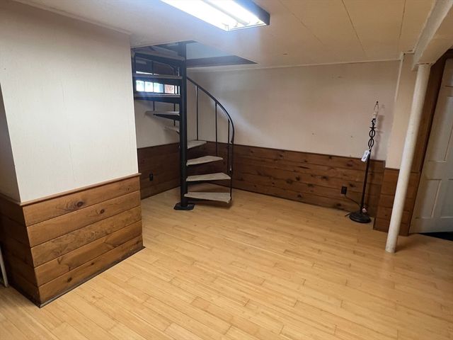 12 Saran Ave 12, Bedford, MA 01730