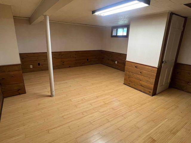 12 Saran Ave 12, Bedford, MA 01730