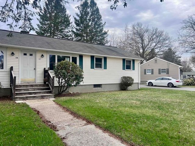 12 Saran Ave 12, Bedford, MA 01730