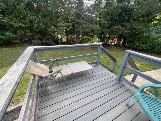 12 Saran Ave 12, Bedford, MA 01730