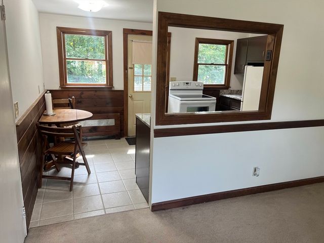 12 Saran Ave 12, Bedford, MA 01730