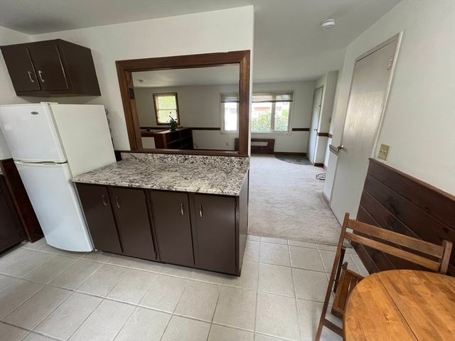 12 Saran Ave 12, Bedford, MA 01730