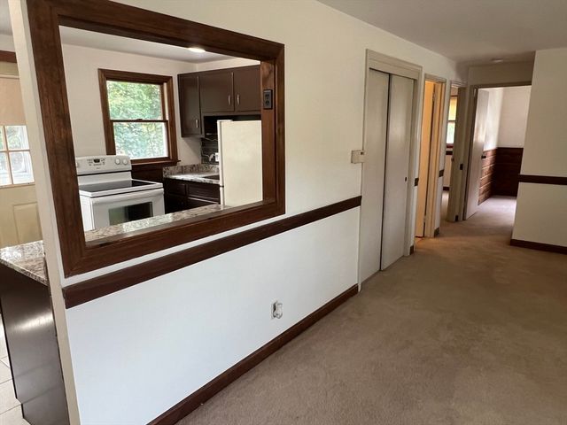 12 Saran Ave 12, Bedford, MA 01730
