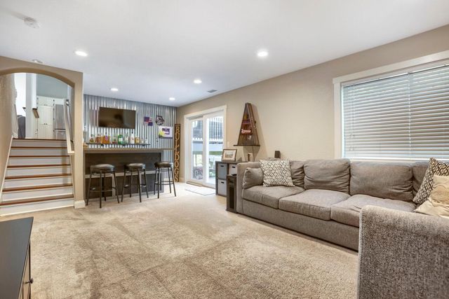 2358 Holly Avenue N, Oakdale, MN 55128