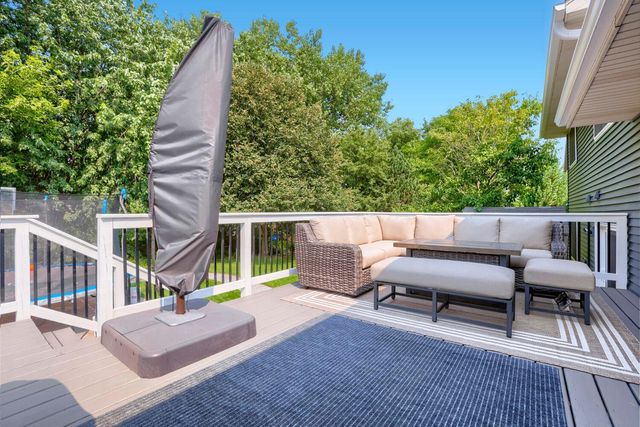 2358 Holly Avenue N, Oakdale, MN 55128