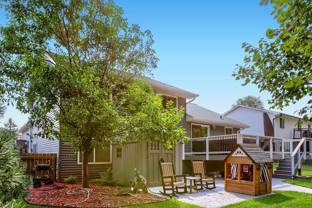 2358 Holly Avenue N, Oakdale, MN 55128