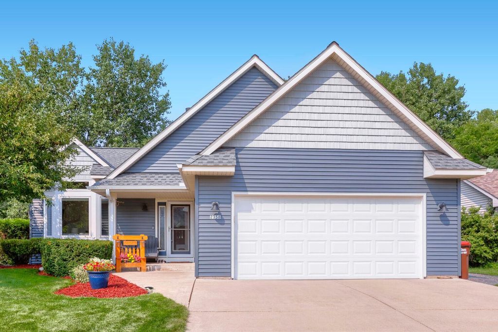 2358 Holly Avenue N, Oakdale, MN 55128