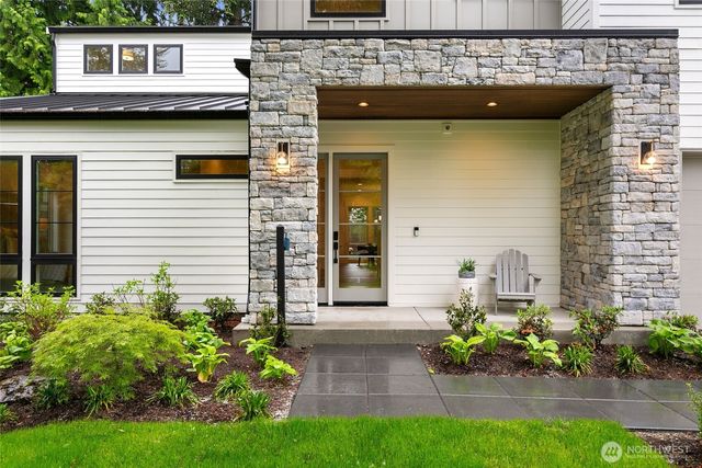 4526 89th Avenue SE, Mercer Island, WA 98040