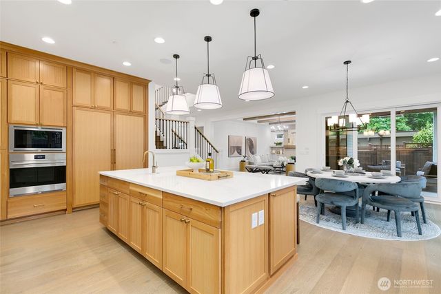 4526 89th Avenue SE, Mercer Island, WA 98040