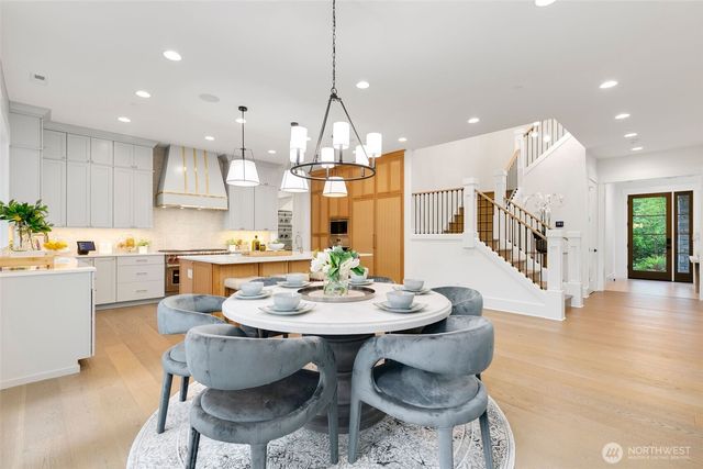 4526 89th Avenue SE, Mercer Island, WA 98040
