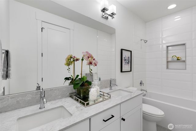 4526 89th Avenue SE, Mercer Island, WA 98040