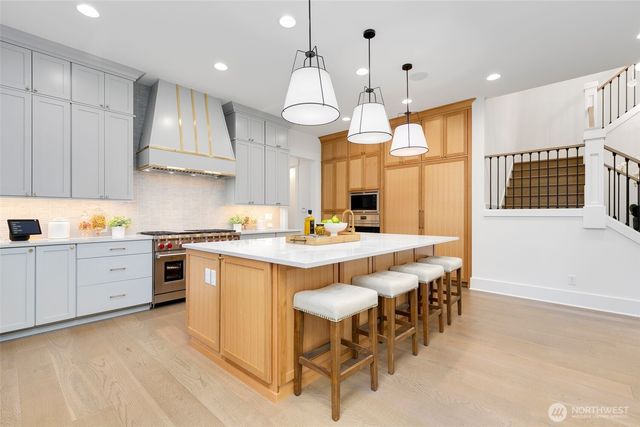 4526 89th Avenue SE, Mercer Island, WA 98040