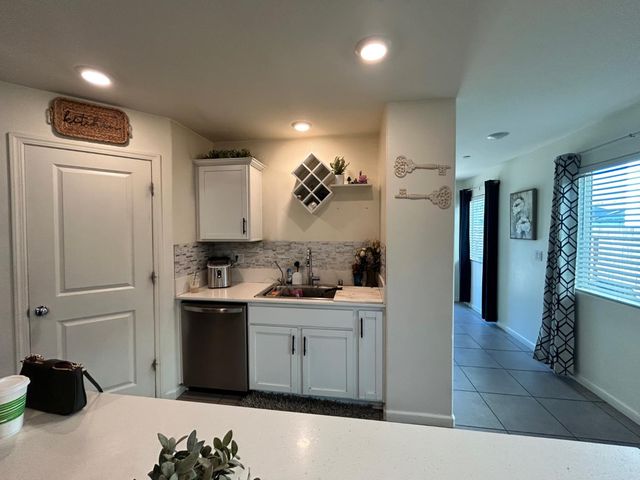 733 Newton Ct, Merced, CA 95348