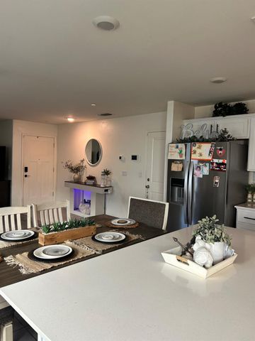 733 Newton Ct, Merced, CA 95348