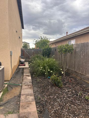 733 Newton Ct, Merced, CA 95348