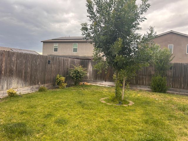 733 Newton Ct, Merced, CA 95348
