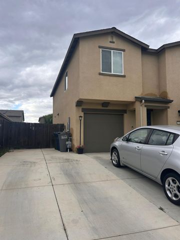 733 Newton Ct, Merced, CA 95348