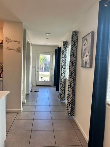 733 Newton Ct, Merced, CA 95348