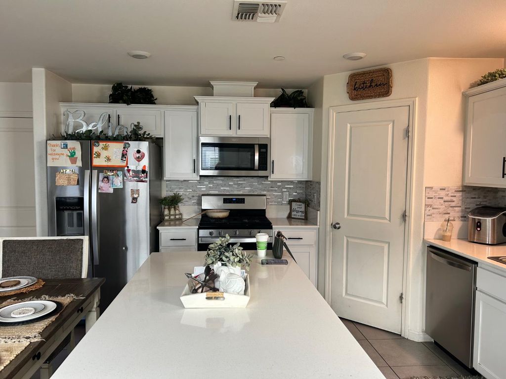 733 Newton Ct, Merced, CA 95348