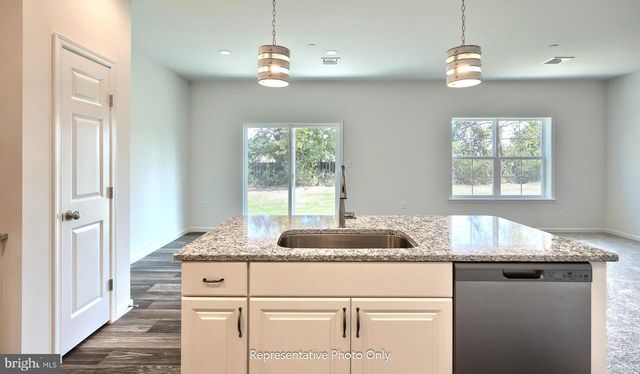 7849 OAK BROOK DR, Harrisburg, PA 17112