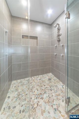 2105 Harmon Cove Tower, Secaucus, NJ 07094