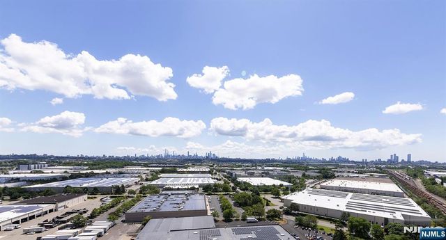 2105 Harmon Cove Tower, Secaucus, NJ 07094