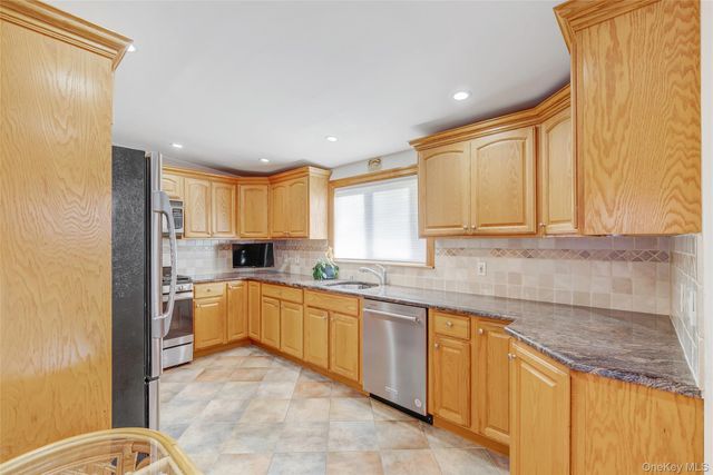 204 Maeder Avenue, North Merrick, NY 11566