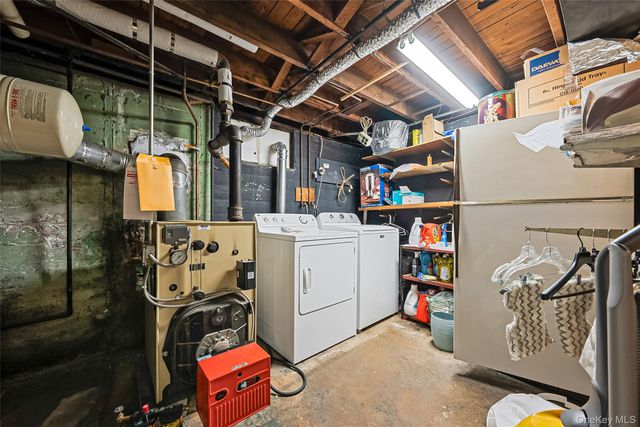 204 Maeder Avenue, North Merrick, NY 11566