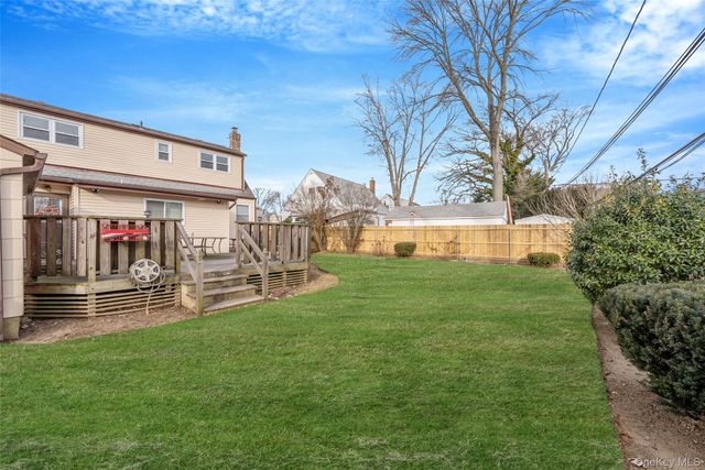 204 Maeder Avenue, North Merrick, NY 11566