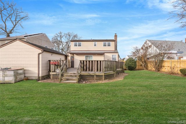 204 Maeder Avenue, North Merrick, NY 11566