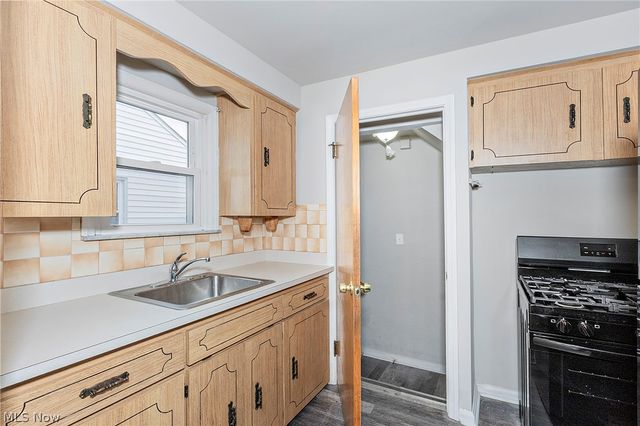 25370 Drakefield Avenue, Euclid, OH 44132