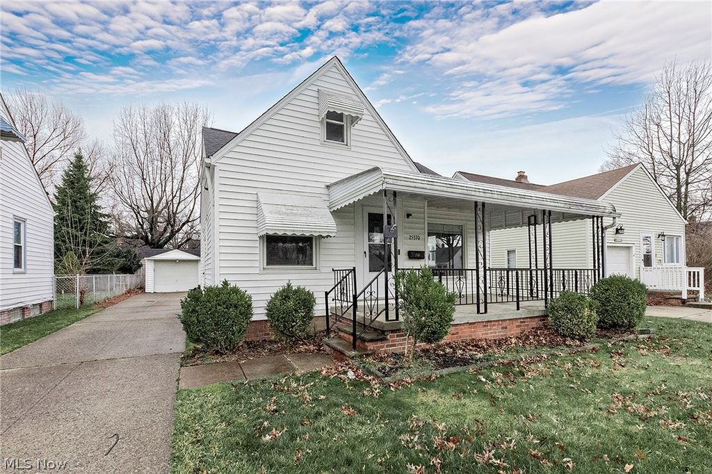25370 Drakefield Avenue, Euclid, OH 44132