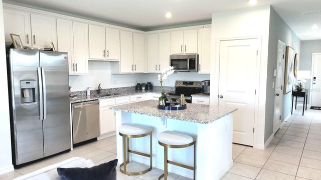 1602 FAN PALM DRIVE, Davenport, FL 33897