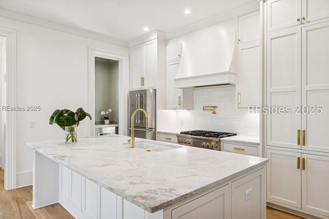 13 Magnolia Ln, Richmond Hill, GA 31324