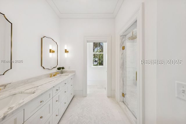 13 Magnolia Ln, Richmond Hill, GA 31324