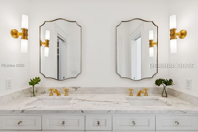 13 Magnolia Ln, Richmond Hill, GA 31324