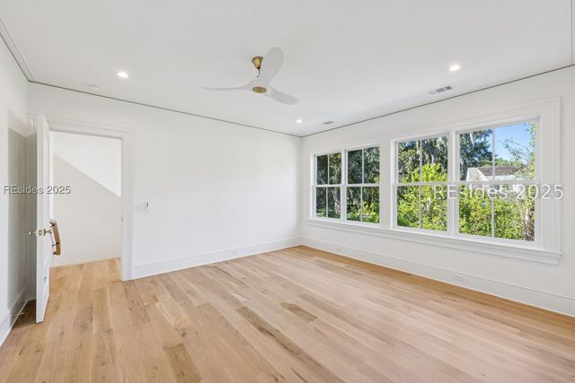 13 Magnolia Ln, Richmond Hill, GA 31324