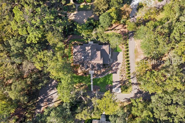 13 Magnolia Ln, Richmond Hill, GA 31324