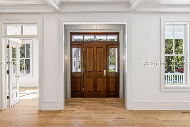 13 Magnolia Ln, Richmond Hill, GA 31324